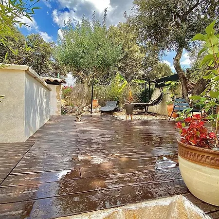 Loft Des Cigales Wifii Holiday home Uchaud