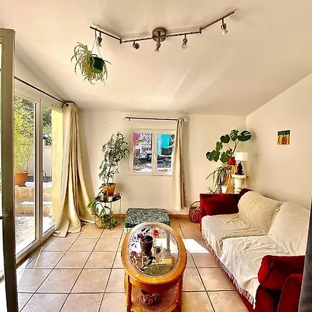 Loft Des Cigales Wifii Holiday home Uchaud